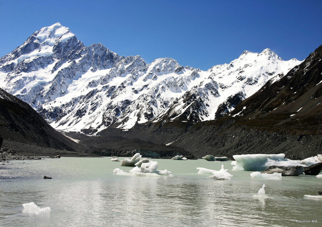 hiking trails in New Zealand